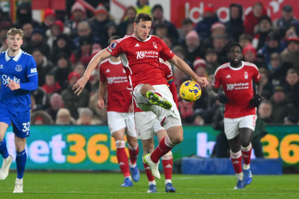 他的背后动 他的背后动