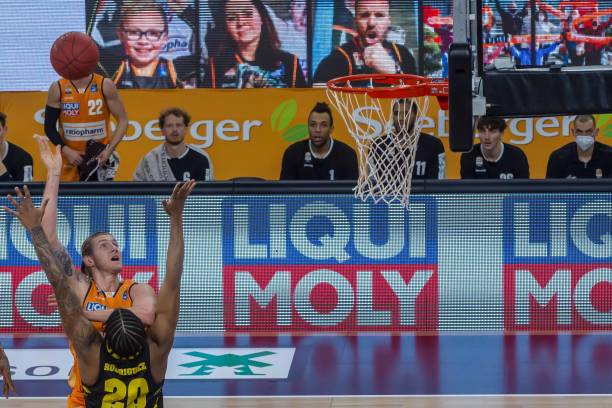 评论员直接 评论员直接